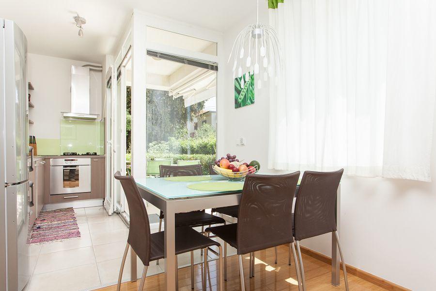 Kuvi Apartments Ровинь Экстерьер фото